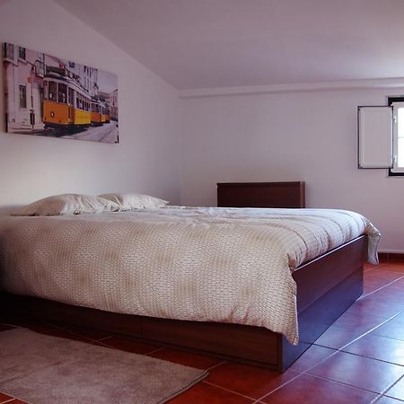 Lisbon Sloped Ceiling Apartment Exterior photo